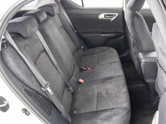 ＣＴ ＣＴ２００ｈ　バージョンＣ　（モデリスタ１８インチアルミホイール）（シートヒーター）（ＬＥＤヘッドライト）（ブラックファブリック）（オートクルーズコントロール）（ＨＤＤマルチナビ）（Ｂｌｕｅｔｏｏｔｈオーディオ）（バックカメラ）（25枚目）