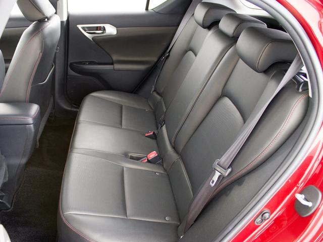 CT CT200h クリエイティブ テキスタイルインテリア (禁煙車)(特別仕様車)(専用L-TEXシート)(シートヒーター)(クリアランスソナー)(LEDヘッドライト)(パワーシート)(シートメモリー)(オートクルーズコントロール)(HDDマルチナビ)(30枚目)