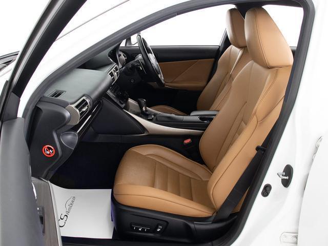 ＩＳ ＩＳ３００ｈ　Ｆスポーツ　（レーダークルーズ）（プリクラッシュ）（クリアランスソナー）（ＢＳＭ）（茶本革）（シートヒーター）（エアシート）（シートメモリー）（パワーシート）（ＬＥＤヘッドライト）（ＳＤマルチナビ）（27枚目）