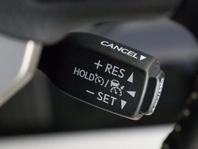 レーダークルーズコントロール　　ミリ波レーダーと単眼カメラで先行車を認識し、車速に応じた車間距離を保ちながら追従走行を支援します。