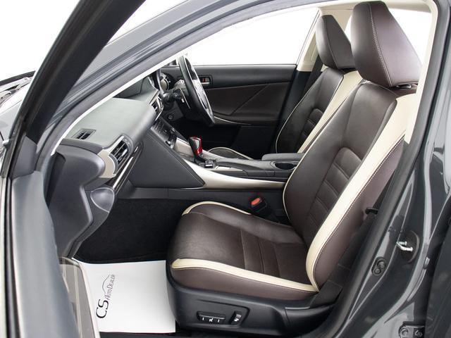 ★パワーシート装備！シート座面の前後スライドに加え背もたれの角度調整も電動です！これぞ高級車の装備です！