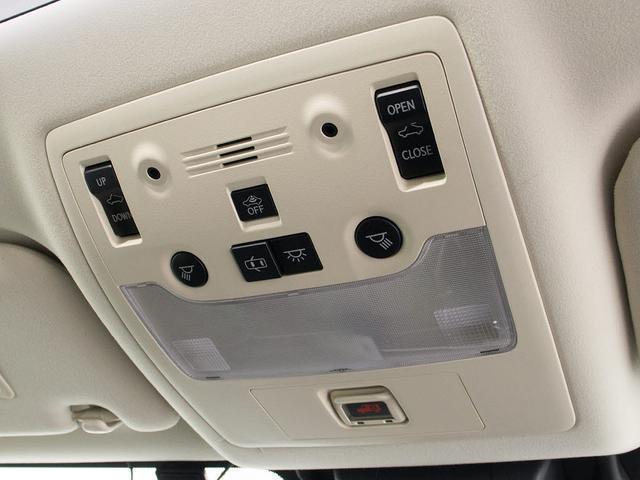 人気装備のサンルーフが付いています！上下チルトに前後スライド機能が付いていますので、様々なドライブシーンで活躍してくれます！！開放感ある車内空間は気持ちがいいですよ！是非体感してみて下さい！