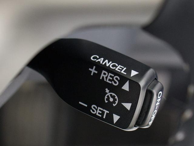 高級車の代名詞【オートクルーズコントロール】搭載。アクセル踏まずのドライブが可能です。追尾機能付きレーダークルーズコントロール車輌の御用意も御座います！！「ＣＳオートディーラー」にて検索を！！