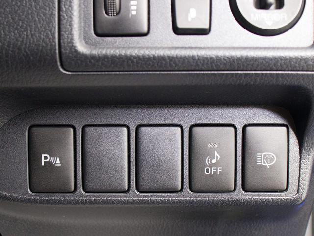 クリアランスソナーが付いています！フロント＆リアにセンサーがあり、障害物に近づくと警告音が鳴りドライバーへお知らせ！すごく便利な人気装備です！！