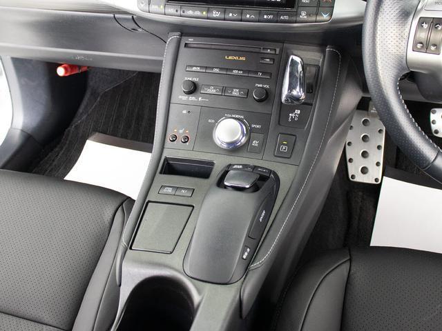 ＣＴ ＣＴ２００ｈ　Ｆスポーツ　（禁煙車）（ワンオーナー）（点検整備記録簿１２枚）（新品黒本革シート）（モデリスタエアロ）（４本出しマフラー）（シートヒーター）（ＬＥＤヘッドライト）（オートクルーズコントロール）（ＨＤＤマルチナビ）（41枚目）