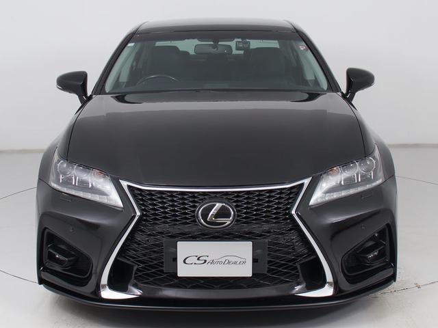 禁煙車です！室内は嫌なニオイも無く、すごく綺麗な状態です！禁煙車・・特にセダンタイプのお車では少ないですよね！！タバコのニオイが苦手なお客様必見です！快適にご乗車頂けます！！