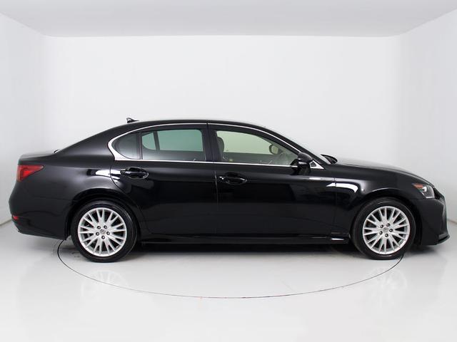 社外アルミホイール取付・スピンドルエアロ取付・各メーカーエアロ取付・車高調・ローダウン・ライトカスタム・スモークフィルム施工ＯＫ！お気軽にご相談下さい！