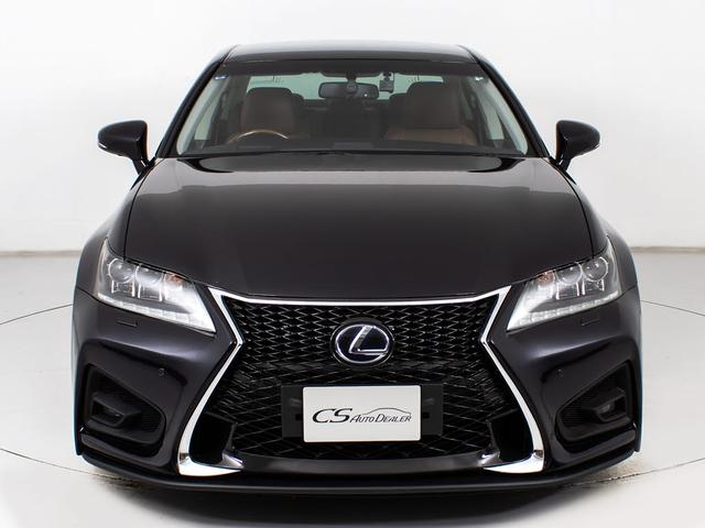 禁煙車です！室内は嫌なニオイも無く、すごく綺麗な状態です！禁煙車・・特にセダンタイプのお車では少ないですよね！！タバコのニオイが苦手なお客様必見です！快適にご乗車頂けます！！