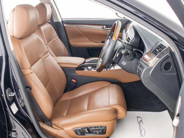 電動パワーシート完備！細かな自身に合ったドライビングポジションの設定が可能となります！