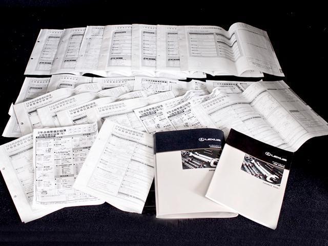 新車保証書メンテナンスノート完備！！記録簿は２３回分が確認できこれまでのオーナー様の扱いの良さを感じるポイントです。整備内容も確認しご案内させて頂きますのでお気軽にお申し付け下さいませ！！