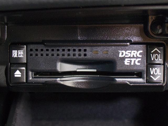 ★ＥＴＣ（ＤＳＲＣ）が装備されています！！社外品とは違い収まりの良いデザインが人気！高速道路を利用する際は必需品ですよね！！ストレス無く料金所を通過出来ます！！