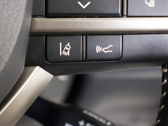 衝突回避支援型プリクラッシュセーフティシステム　前方に出現した障害物に対し警報を発し、ドライバーに警告。同時にブレーキアシストにより衝突回避と速度を軽減します。