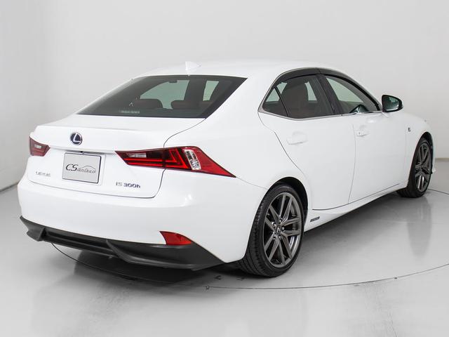 ＩＳ ＩＳ３００ｈ　Ｆスポーツ　（禁煙）（レーダークルーズ）（プリクラッシュ）（ＬＤＡ）（ＢＳＭ）（シートヒーター）（エアシート）（ステアリングヒーター）（赤本革）（１８インチアルミホイール）（ＬＥＤヘッドライト）（ＳＤマルチナビ）（17枚目）