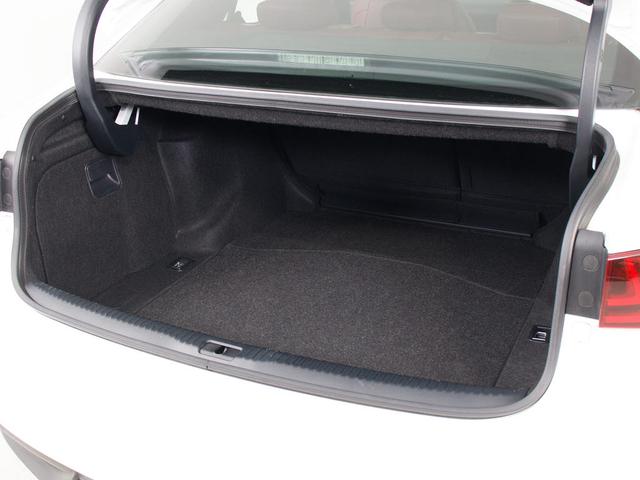 ＩＳ ＩＳ３００ｈ　Ｆスポーツ　（禁煙）（レーダークルーズ）（プリクラッシュ）（ＬＤＡ）（ＢＳＭ）（シートヒーター）（エアシート）（ステアリングヒーター）（赤本革）（１８インチアルミホイール）（ＬＥＤヘッドライト）（ＳＤマルチナビ）（22枚目）