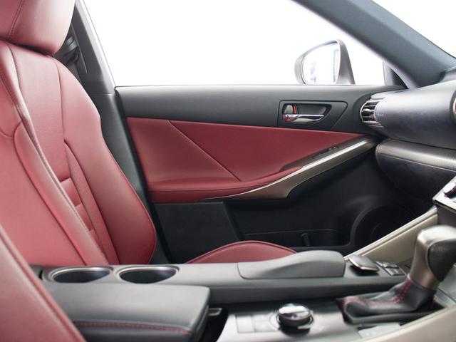 ＩＳ ＩＳ３００ｈ　Ｆスポーツ　（禁煙）（レーダークルーズ）（プリクラッシュ）（ＬＤＡ）（ＢＳＭ）（シートヒーター）（エアシート）（ステアリングヒーター）（赤本革）（１８インチアルミホイール）（ＬＥＤヘッドライト）（ＳＤマルチナビ）（31枚目）