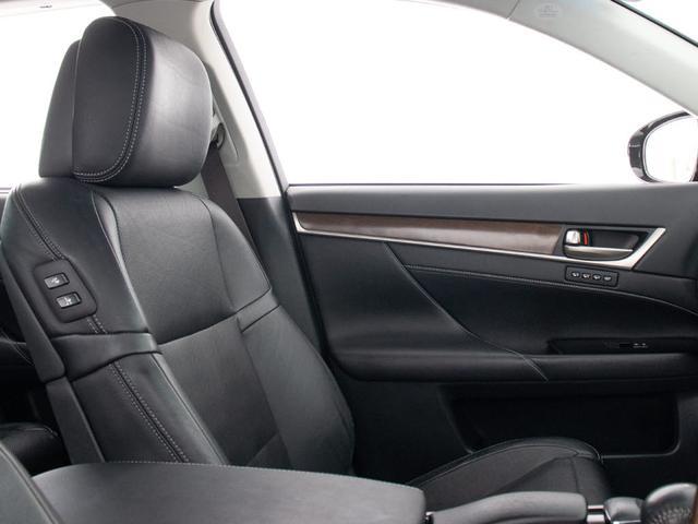 ★人気の本革シート付きです！！本革が装備されるだけで高級感が増します！当社では、本革シートのカラー変更や張替えも出来ますよ！ワイン・茶・赤・青・オレンジ・黄色・コンビ色など何でもＯＫです！