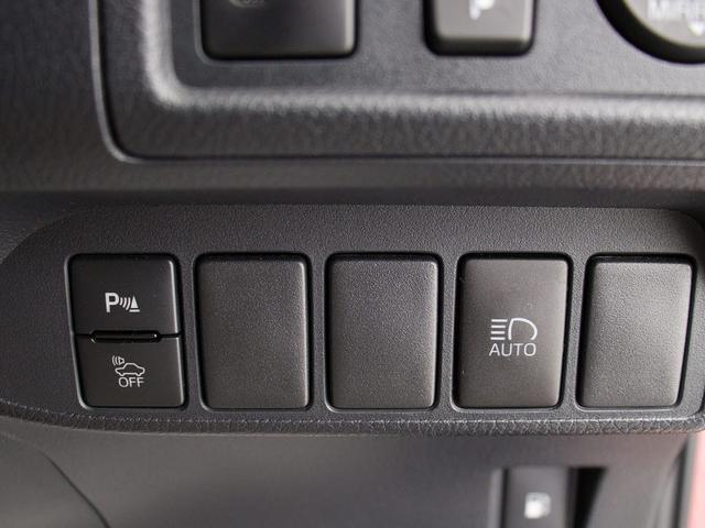 ★使いやすさや安全性を追求したステアリング周り！高級車ゆえにスイッチ類が多いのも特徴ですね！考え尽くされた配置ですぐに使いこなす事が出来ますのでご安心下さい！是非、体感してみて下さい！！