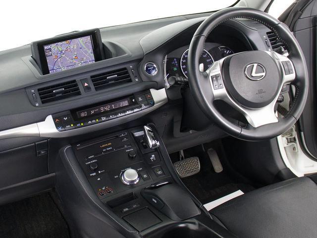 ＣＴ ＣＴ２００ｈ　バージョンＬ　（禁煙）（サンルーフ）（整備記録簿２３枚）（新品スピンドルエアロ）（黒本革）（シートヒーター）（シートメモリー）（障害物センサー）（オートクルーズ）（ＬＥＤヘッドライト）（ＨＤＤマルチナビ）（25枚目）