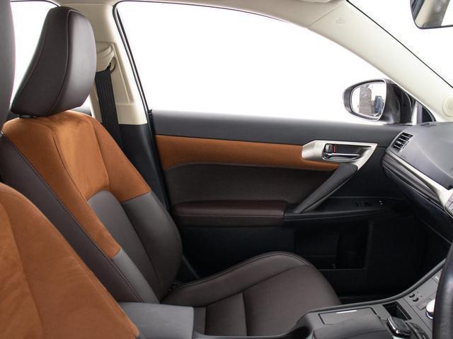 ＣＴ ＣＴ２００ｈ　バージョンＣ　（禁煙車）（最終後期型）（点検記録簿１３枚）（全画面ＳＤナビ）（レクサスセーフティシステム＋）（レーダークルーズ）（プリクラッシュ）（クリアランスソナー）（シートヒーター）（ハーフレザーシート）（31枚目）