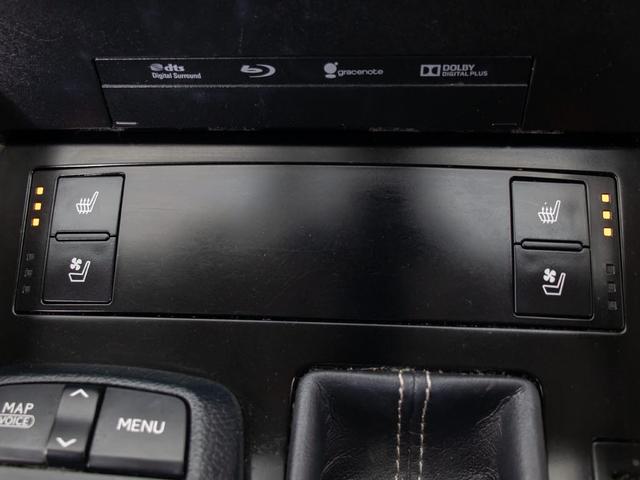 ＩＳ ＩＳ３００ｈ　バージョンＬ　（禁煙車）（サンルーフ）（黒本革）（シートヒーター）（エアシート）（パワーシート）（コーナービューカメラ）（ＬＥＤヘッドライト）（オートクルーズ）（ＳＤナビ）（バックモニター）（Ｂｌｕｅｔｏｏｔｈ）（8枚目）