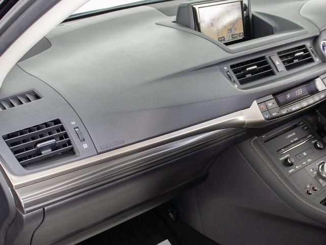 ＣＴ ＣＴ２００ｈ　バージョンＣ　（禁煙車）（後期型）（サンルーフ）（シートヒーター）（パワーシート）（オートクルーズコントロール）（ＬＥＤヘッドライト）（ＳＤマルチナビ）（バックモニター）（Ｂｌｕｅｔｏｏｔｈオーディオ）（フルセグ）（29枚目）