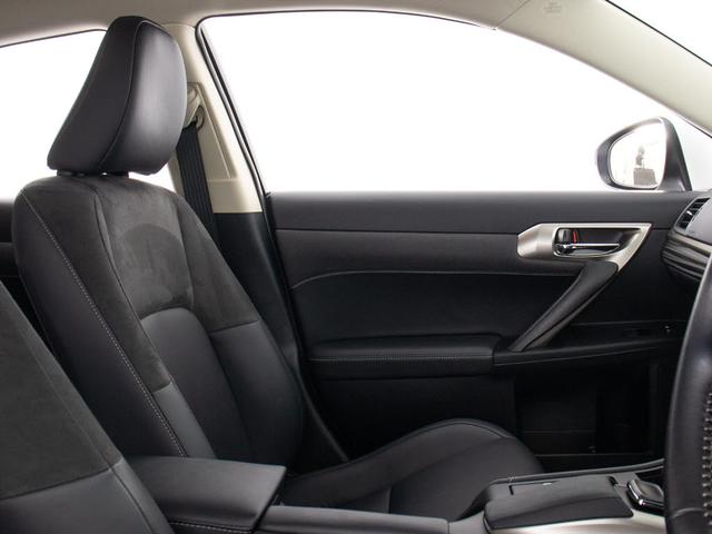 ＣＴ ＣＴ２００ｈ　バージョンＣ　（最終後期型）（全画面ＳＤナビ）（Ｌ－ＴＥＸシート）（１７インチアルミホイール）（レーダークルーズ）（プリクラッシュ）（ＬＤＡ）（シートヒーター）（シートメモリー）（電動シート）（ＬＥＤヘッドライト）（29枚目）