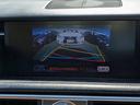 カラーバックカメラが付いています！バックにギアを入れると、後方視界が自動的にマルチ画面に映し出されます！夜も明るく見えますので、すごく便利！！一度使うとカメラ無しには乗りたくない程！