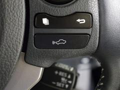 衝突回避支援型プリクラッシュセーフティシステム　前方に出現した障害物に対し警報を発し、ドライバーに警告。同時にブレーキアシストにより衝突回避と速度を軽減します。 3