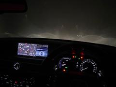 �إåɥ��åס��ǥ����ץ쥤�ʣȣգġ˸��ߤΥ��ԡ��ɤ䡢�����μ�������ʤɡ���ž��ɬ�פʾ�����ܤ����Υ�����ɥ����饹��ɽ�����뵡ǽ�Ǥ�������ˤ�ꡢ�����ΰ�ư�����ʤ��Ѥߡ������Ǥ��� 2