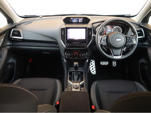 フォレスター プレミアム　４ＷＤ　純正８型ナビ　フロント＆サイドビューモニター　パワーバックドア　デジタルミラー　スマートキー　電動シート　シートヒーター　リアビークルディテクション　クルーズコントロール（6枚目）