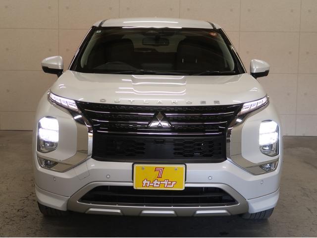 アウトランダーＰＨＥＶ Ｇ　ワンオーナー　フルセグ　全方位モニター　バックカメラ　ＥＴＣ　アクティブヨーコントロール　自動衝突抑止ブレーキ　アダブティブクルーズコントロール　パワーバックドア　純正アルミホイール　ＬＥＤライト（7枚目）