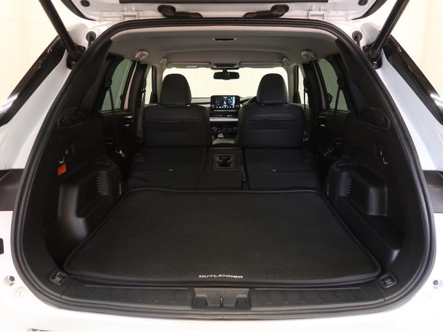 アウトランダーＰＨＥＶ Ｇ　ワンオーナー　フルセグ　全方位モニター　バックカメラ　ＥＴＣ　アクティブヨーコントロール　自動衝突抑止ブレーキ　アダブティブクルーズコントロール　パワーバックドア　純正アルミホイール　ＬＥＤライト（13枚目）