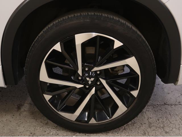 アウトランダーＰＨＥＶ Ｇ　ワンオーナー　フルセグ　全方位モニター　バックカメラ　ＥＴＣ　アクティブヨーコントロール　自動衝突抑止ブレーキ　アダブティブクルーズコントロール　パワーバックドア　純正アルミホイール　ＬＥＤライト（24枚目）