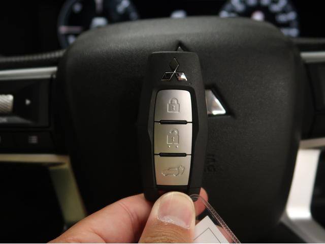 アウトランダーＰＨＥＶ Ｇ　ワンオーナー　フルセグ　全方位モニター　バックカメラ　ＥＴＣ　アクティブヨーコントロール　自動衝突抑止ブレーキ　アダブティブクルーズコントロール　パワーバックドア　純正アルミホイール　ＬＥＤライト（28枚目）