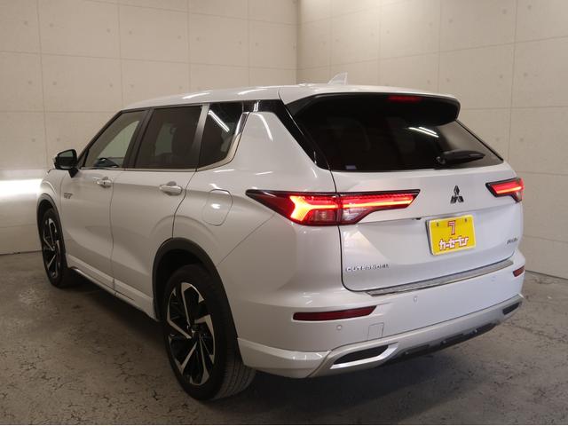 アウトランダーＰＨＥＶ Ｇ　ワンオーナー　フルセグ　全方位モニター　バックカメラ　ＥＴＣ　アクティブヨーコントロール　自動衝突抑止ブレーキ　アダブティブクルーズコントロール　パワーバックドア　純正アルミホイール　ＬＥＤライト（36枚目）