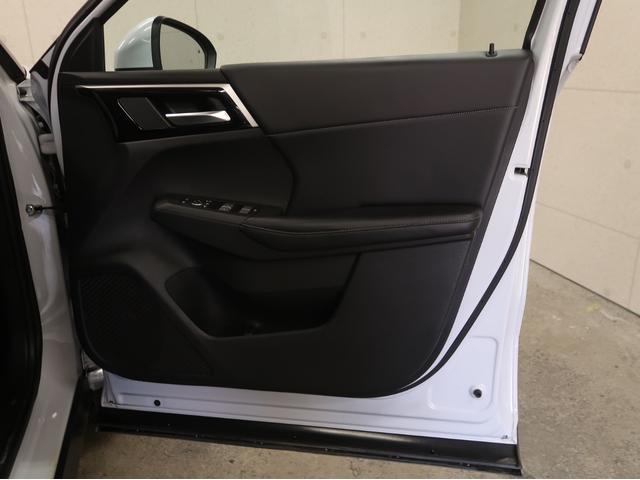 アウトランダーＰＨＥＶ Ｇ　ワンオーナー　フルセグ　全方位モニター　バックカメラ　ＥＴＣ　アクティブヨーコントロール　自動衝突抑止ブレーキ　アダブティブクルーズコントロール　パワーバックドア　純正アルミホイール　ＬＥＤライト（67枚目）