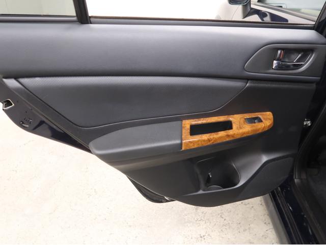 ＸＶハイブリッド ２．０ｉ－Ｌ　アイサイト　黒革シート　メモリーナビ　フルセグ　バックカメラ　スマートキー　Ｂｌｕｅｔｏｏｔｈ　シートヒーター　クルーズコントロール　パワーシート　横滑り防止　アイサイト（42枚目）