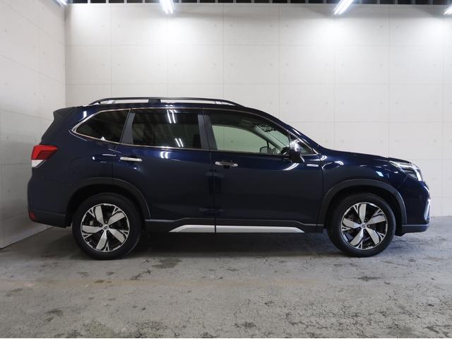 フォレスター アドバンス　パワーリヤゲート　フロント／サイドカメラ　ルーフレール　デジタルミラー　リヤビークル　純正ナビ　バックカメラ　ドラレコ　ＥＴＣ　ステアリングヒーター　シートヒーター　純正アルミホイール（21枚目）