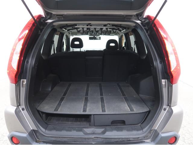 エクストレイル ２０ＧＴ　６ＭＴ　ナビ　バックカメラ　キセノンヘッドライト　インテリジェントキー　ＣＤ／ＤＶＤ　フルセグＴＶ　ドライブレコーダー　純正アルミホイール（29枚目）