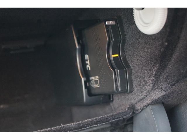 Ｅクラス Ｅ３５０　クーペ　禁煙車　ＡＭＧスポーツＰＫＧ　ハーマンカードンサウンド　サンルーフ　シートヒーター・ベンチレーション　純正ナビ・ＴＶ　純正ＡＷ　パドルシフト　クルコン　ＥＴＣ　Ｂカメラ　レザーシート（17枚目）