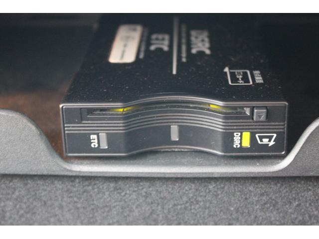 ジープ・グランドチェロキー リミテッド　禁煙車　純正ナビ　Ｂカメラ　シートヒーター・ベンチレーション　Ｂｌｕｅｔｏｏｔｈ接続　ラゲージマット　トノカバー　Ｐバックドア　後席シートヒーター　スマートキー　パドルシフト　クルコン　Ｒシートヒータ（17枚目）