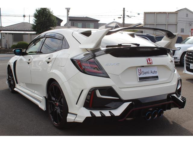 シビック タイプＲ　ＭＴ車　禁煙車　ワンオーナー　ユーザー買取　無限（フルエアロ・ブルーミラー・ドアバイザー・テールランプ）　シーカ製３本出しマフラー　社外ナビ・ＴＶ　スピーカー（ダイヤトーン・ＫＩＣＫＥＲ）　Ｂカメラ（7枚目）
