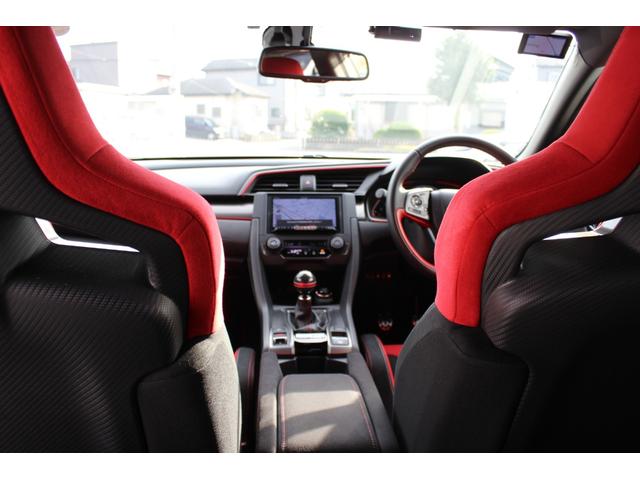 シビック タイプＲ　ＭＴ車　禁煙車　ワンオーナー　ユーザー買取　無限（フルエアロ・ブルーミラー・ドアバイザー・テールランプ）　シーカ製３本出しマフラー　社外ナビ・ＴＶ　スピーカー（ダイヤトーン・ＫＩＣＫＥＲ）　Ｂカメラ（22枚目）
