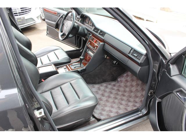 Ｅクラス ５００Ｅ　禁煙車　左ハンドル　ユーザー買取車　ディーラー車　ＰＷ　ＰＳ　ＡＡＣ　シートヒーター　ＥＴＣ　Ｐシート　サンルーフ　純正１６インチＡＷ　ヘッドライトワイパー（16枚目）