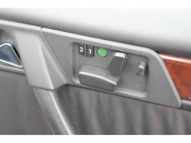 Ｅクラス ５００Ｅ　禁煙車　左ハンドル　ユーザー買取車　ディーラー車　ＰＷ　ＰＳ　ＡＡＣ　シートヒーター　ＥＴＣ　Ｐシート　サンルーフ　純正１６インチＡＷ　ヘッドライトワイパー（19枚目）
