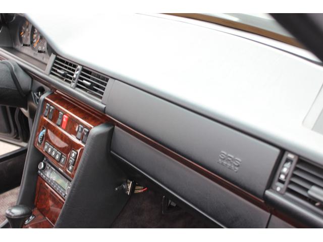 Ｅクラス ５００Ｅ　禁煙車　左ハンドル　ユーザー買取車　ディーラー車　ＰＷ　ＰＳ　ＡＡＣ　シートヒーター　ＥＴＣ　Ｐシート　サンルーフ　純正１６インチＡＷ　ヘッドライトワイパー（20枚目）
