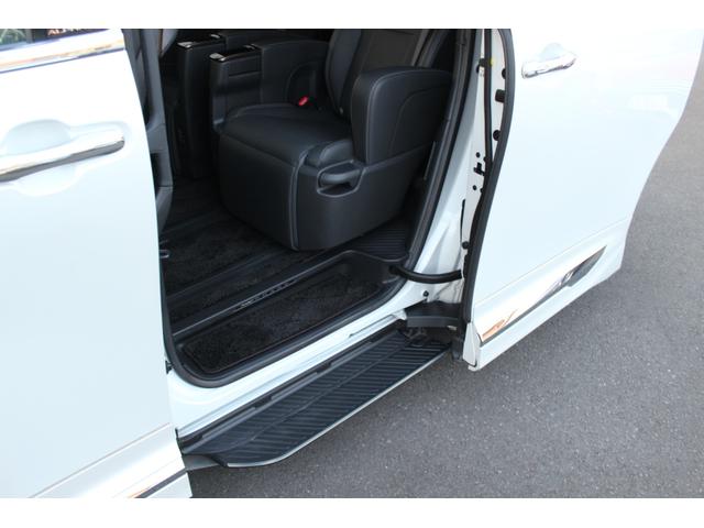 アルファード Z ワンオーナー!禁煙車 モデリスタフルエアロ 純正13.2インチ有機ELフリップダウンモニター 左右独立ムーンルーフ ユニバーサルサイドステップ デジタルインナーミラー パノラミックビューモニタ HUD(16枚目)