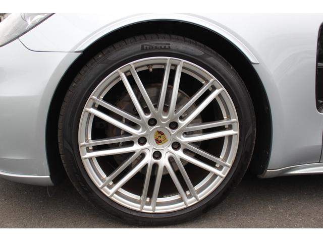 パナメーラ ベースグレード 禁煙車 ツートンレザーインテリアPKG(ブラック&クレヨン) シートヒーター 純正21インチAW Bluetooth接続 Bカメラ ETC ドラレコ レーンキープアシスト(9枚目)