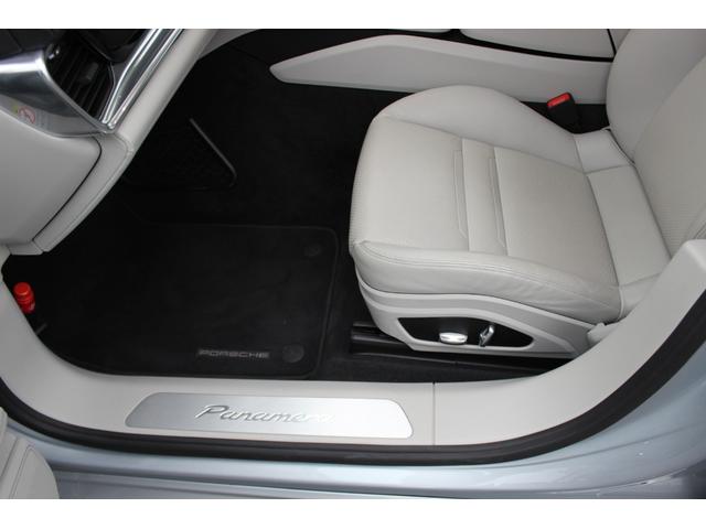 パナメーラ ベースグレード 禁煙車 ツートンレザーインテリアPKG(ブラック&クレヨン) シートヒーター 純正21インチAW Bluetooth接続 Bカメラ ETC ドラレコ レーンキープアシスト(12枚目)