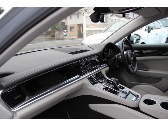 パナメーラ ベースグレード 禁煙車 ツートンレザーインテリアPKG(ブラック&クレヨン) シートヒーター 純正21インチAW Bluetooth接続 Bカメラ ETC ドラレコ レーンキープアシスト(14枚目)